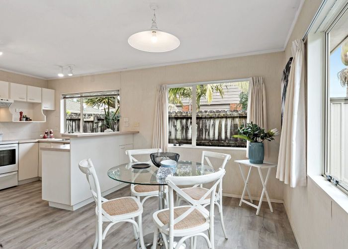  at 2/4 Lonsdale Street, Ellerslie, Auckland City, Auckland