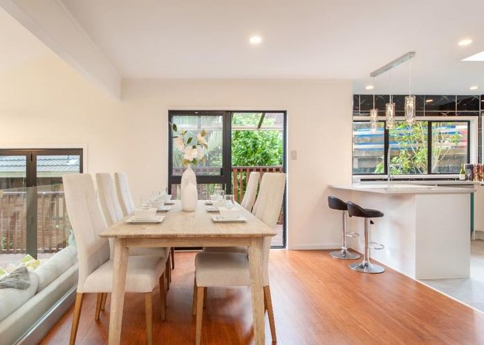  at 82 Bassett Road, Remuera, Auckland