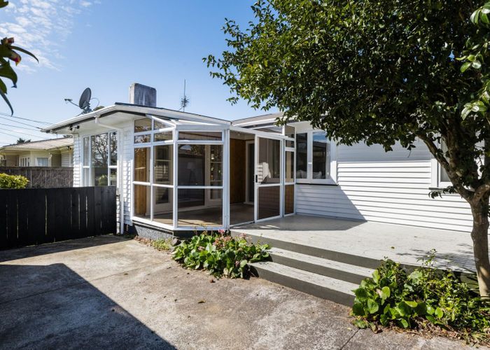  at 60 Southsea Crescent, Silverdale, Hamilton