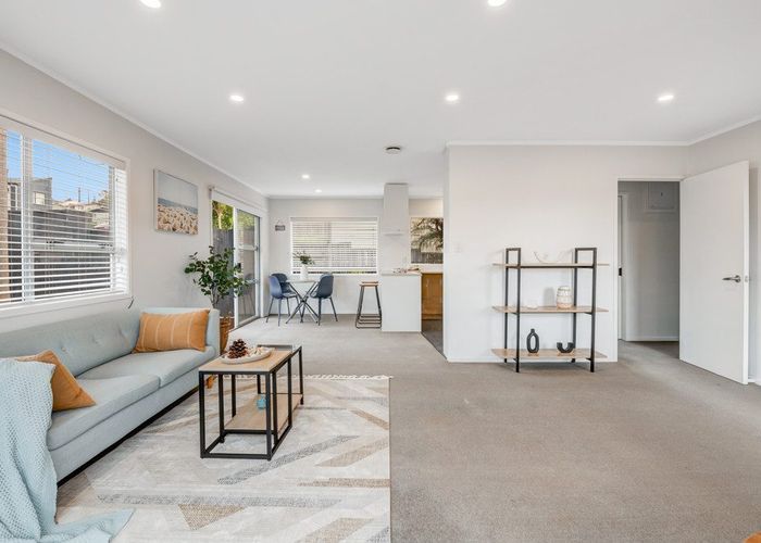  at 1/34 Bayview Road, Bayview, Auckland