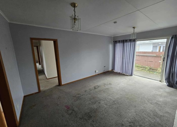  at 33 Mountbatten Grove, Clouston Park, Upper Hutt, Wellington