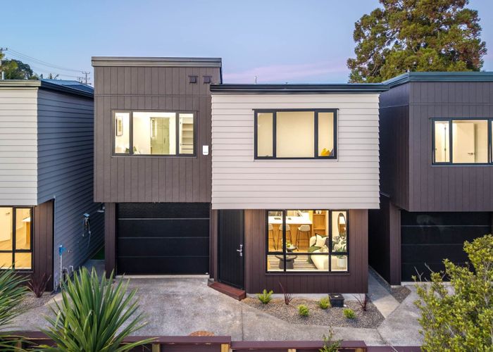  at 24B Roberts Road, Glenfield, North Shore City, Auckland