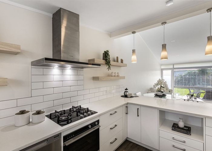  at 3/6 North Avenue, Narrow Neck, Auckland