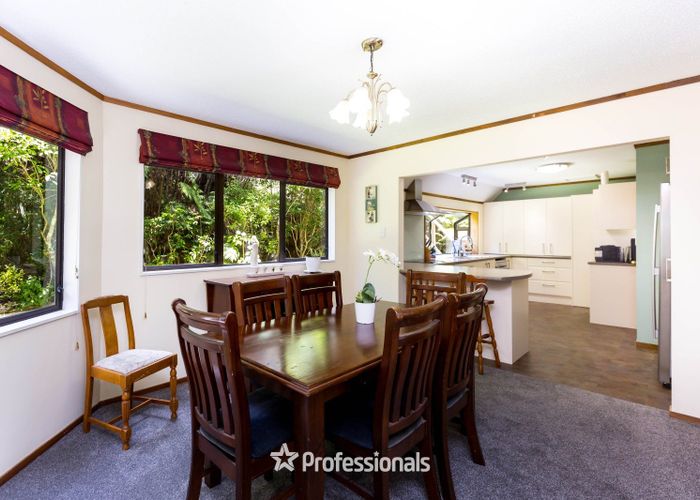  at 8 King Charles Drive, Kingsley Heights, Upper Hutt
