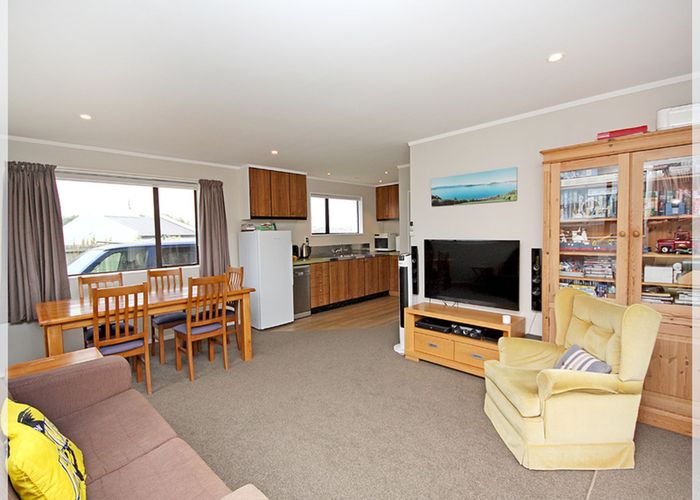  at 32 Hennessy Street, FOXTON BEACH, FOXTON