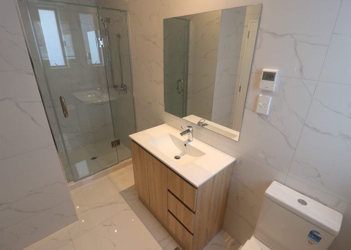  at 2B Crystal Avenue, Te Atatu South, Waitakere City, Auckland
