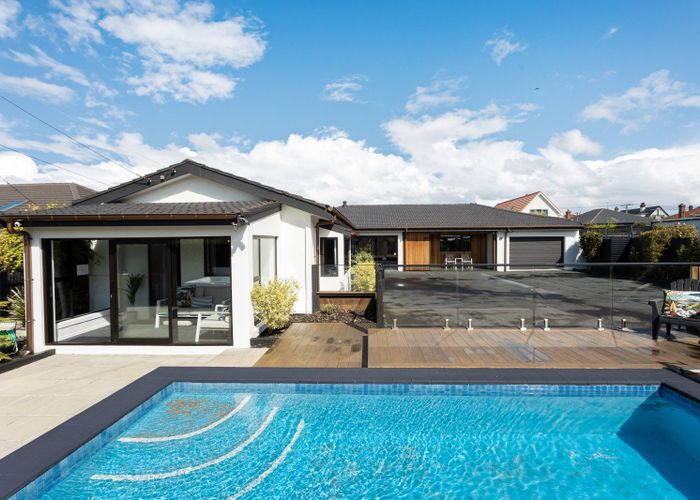  at 215 Bay View Road, Saint Clair, Dunedin, Otago