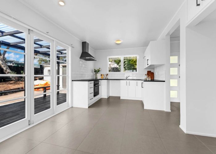  at 82 Kivell Close, Mangere East, Auckland