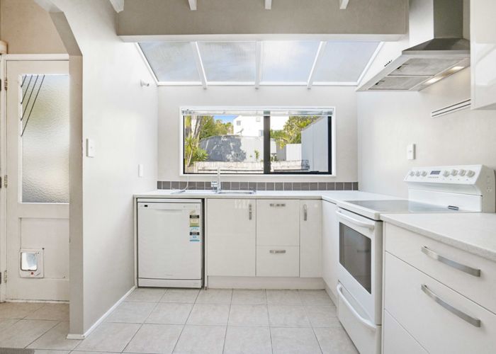  at 8/24 Beswick Place, Birkdale, North Shore City, Auckland