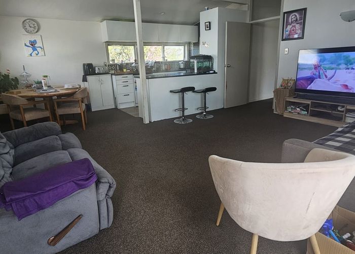  at 557 Glenfield Road, Glenfield, Auckland