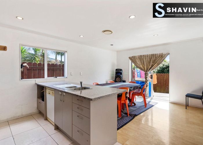  at 8 Dapple Place, Flat Bush, Manukau City, Auckland