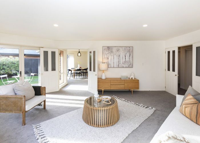  at 1/131 Prestons Road, Redwood, Christchurch