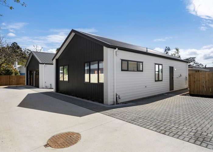  at 62D Woodside Road, Massey, Waitakere City, Auckland