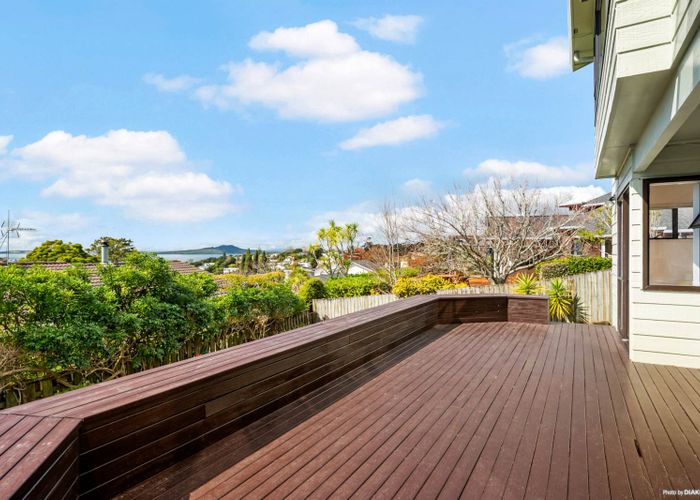  at 1/20 Calypso Place, Rothesay Bay, Auckland