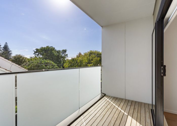  at 4/21 Erima Avenue, Point England, Auckland City, Auckland