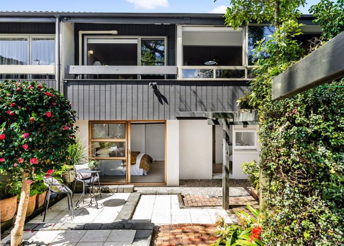  at 2/56 Campbell Road, One Tree Hill, Auckland