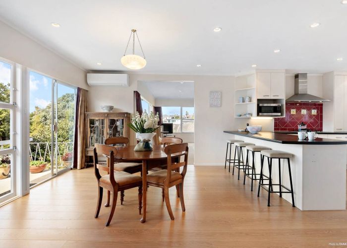  at 35 Montgomery Ave, Rothesay Bay, North Shore City, Auckland