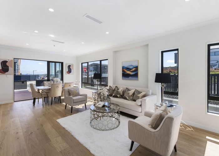  at 8 Rathfarnham Road, Flat Bush, Manukau City, Auckland
