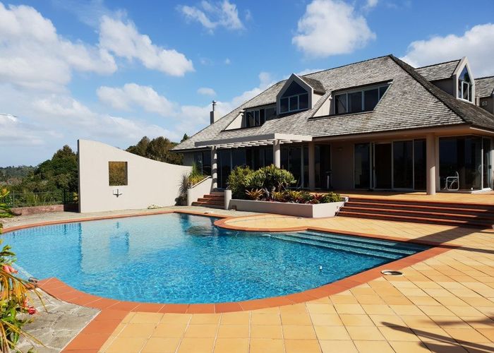  at 15 Chisbury Terrace, Shelly Park, Auckland