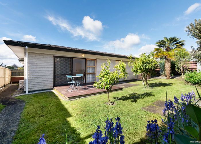  at 2/32 Gills Avenue, Papakura, Auckland