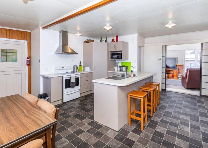  at 33 Gibson Road, Dinsdale, Hamilton
