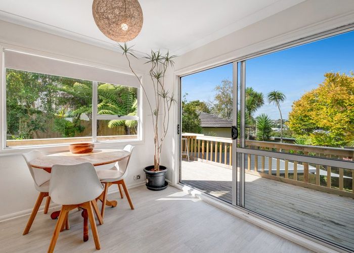  at 806A Beach Road, Browns Bay, North Shore City, Auckland