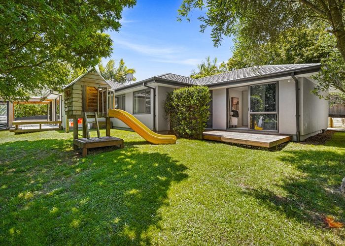  at 22 Admirals Court Drive, Greenhithe, Auckland