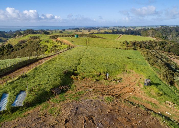  at 80 Grahams Beach Road, Manukau Heads, Āwhitu