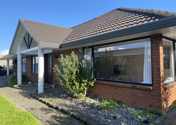  at 2/9 Stratford Road, Alfriston, Manukau City, Auckland