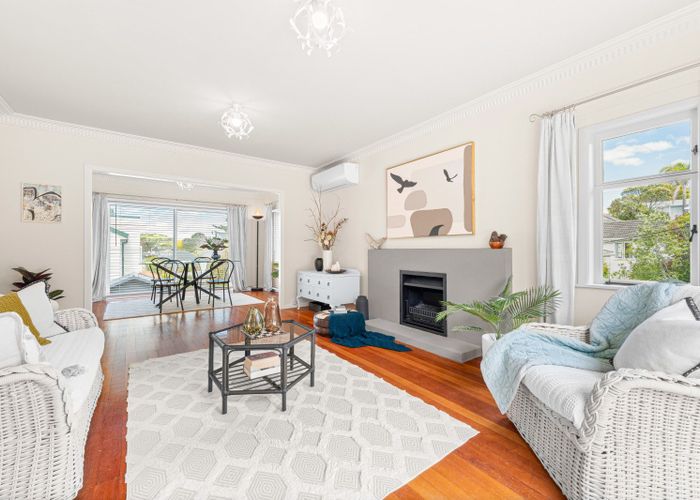  at 33 Old Lake Road, Devonport, North Shore City, Auckland