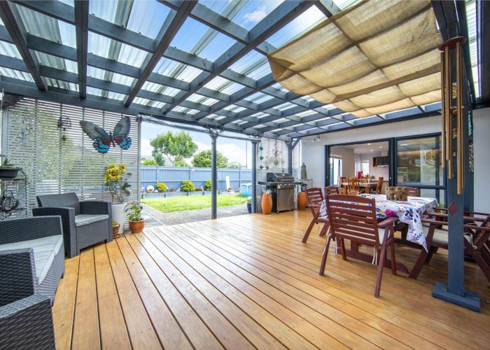  at 46 Hillwell Drive, Henderson, Waitakere City, Auckland