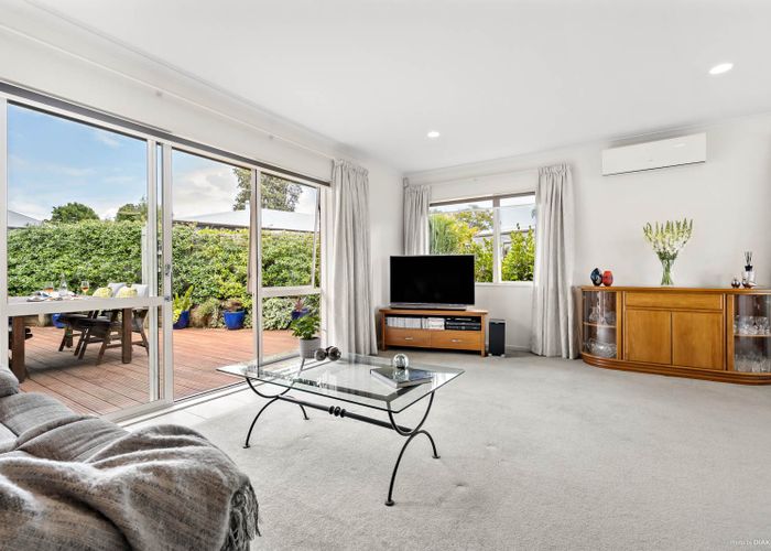  at 9 Glesan Place, Beachlands, Auckland