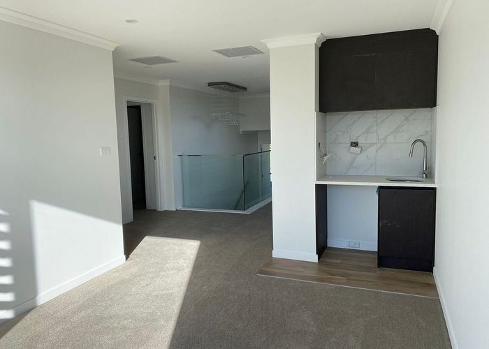  at 2 Patrols place, Bucklands Beach, Manukau City, Auckland