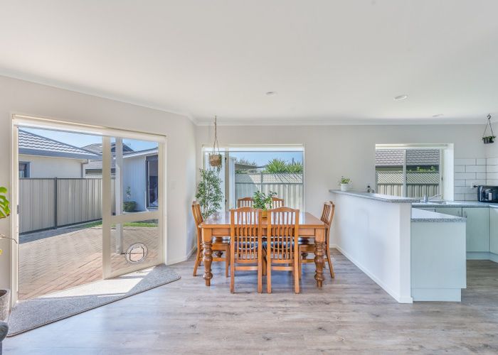  at 6 Newbury Place, Taradale, Napier