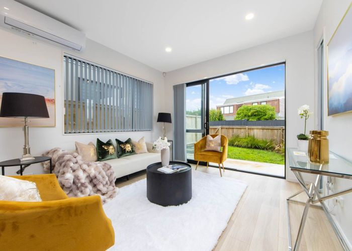  at 2/39 Lyndhurst Street, Te Atatu South, Waitakere City, Auckland