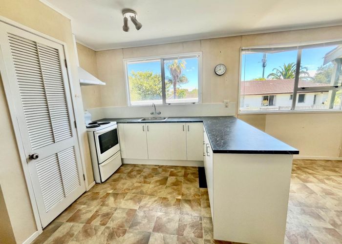  at 77 Lewisham Street, Highland Park, Manukau City, Auckland