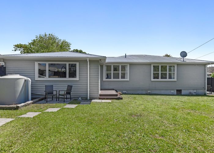  at 27 Norcross Avenue, Henderson, Waitakere City, Auckland