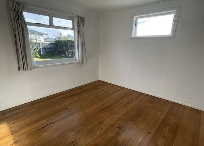  at 20 Trojan Crescent, New Lynn, Waitakere City, Auckland