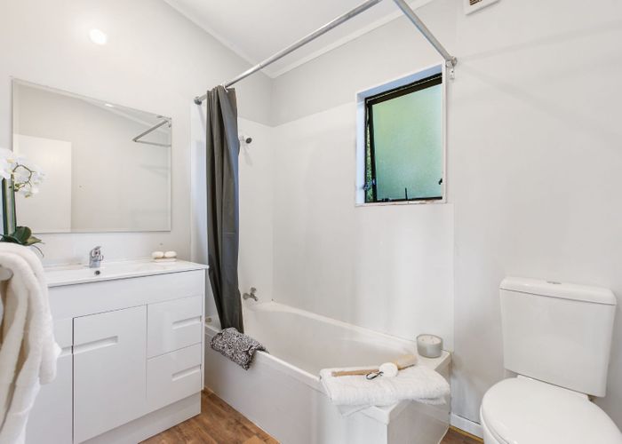  at 77A Oakdale Road, Mount Roskill, Auckland