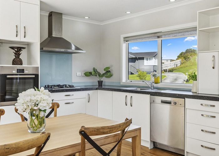  at 4 Doncaster Terrace, Ascot Park, Porirua, Wellington