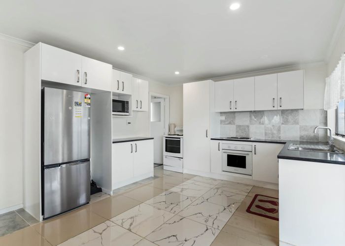  at 5 Ilford Crescent, Mangere, Auckland