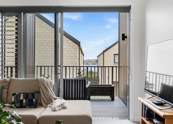  at 4/28 Nevill Road, Hobsonville, Auckland