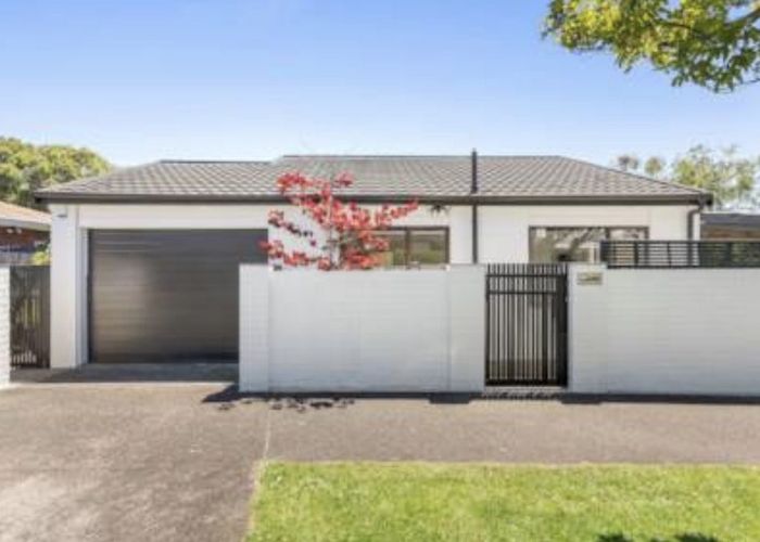  at 12 Tui Street, Point Chevalier, Auckland