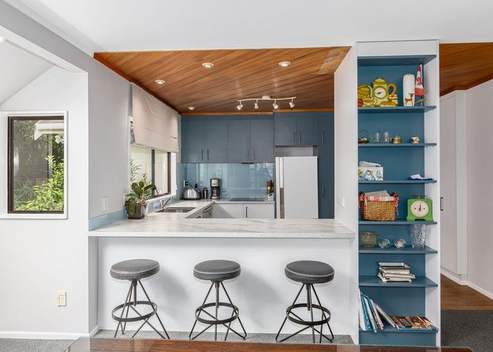  at 31 Shackle Lane, Whitby, Porirua, Wellington