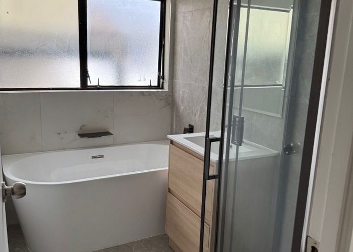  at 2/16 Edwin Freeman Place, Ranui, Auckland