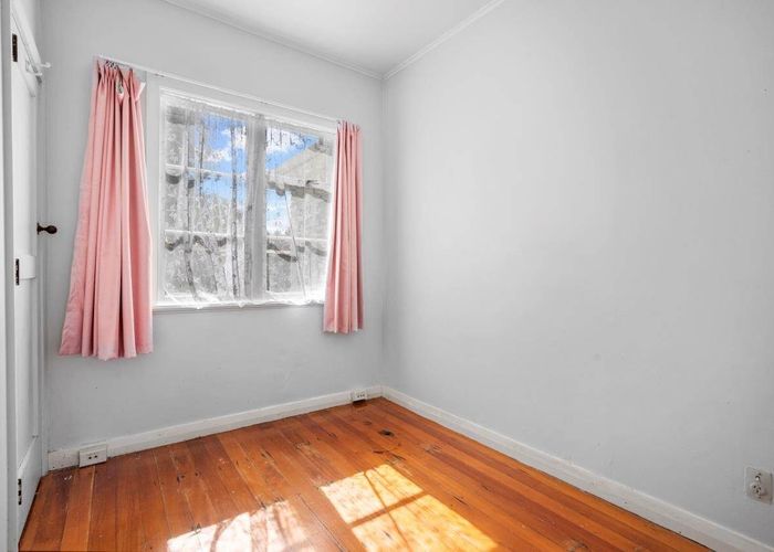  at 1 Reid Road, New Lynn, Waitakere City, Auckland