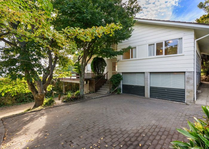  at 257 East Coast Road, Mairangi Bay, North Shore City, Auckland