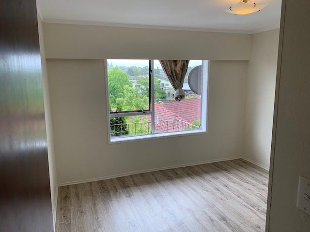  at 11a Lancelot Place, Glenfield, North Shore City, Auckland