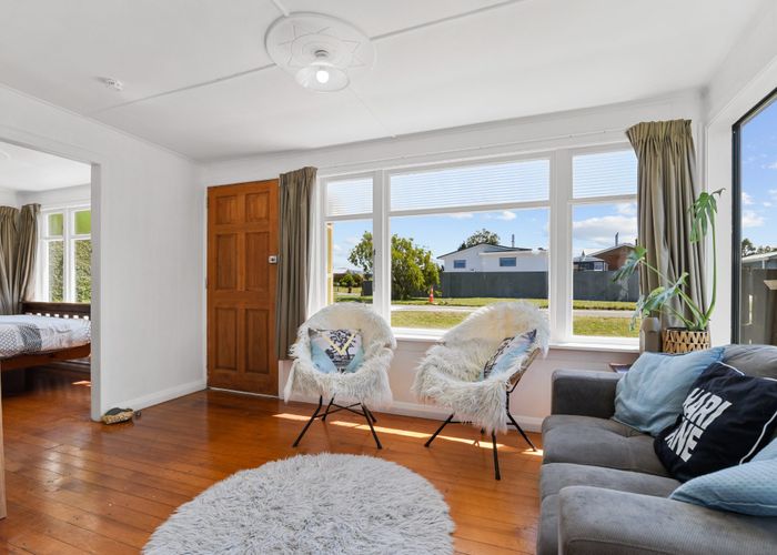  at 8 Dunnet Street, Karitane