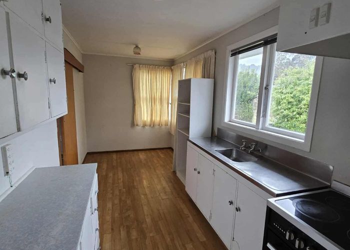 at 33 Mountbatten Grove, Clouston Park, Upper Hutt, Wellington